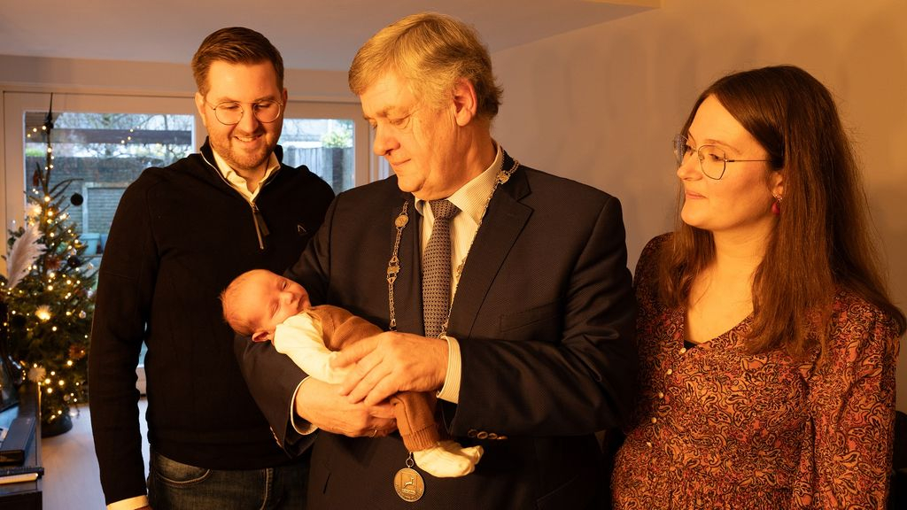 Foto: Geboorte van baby Benjamin heeft politieke gevolgen