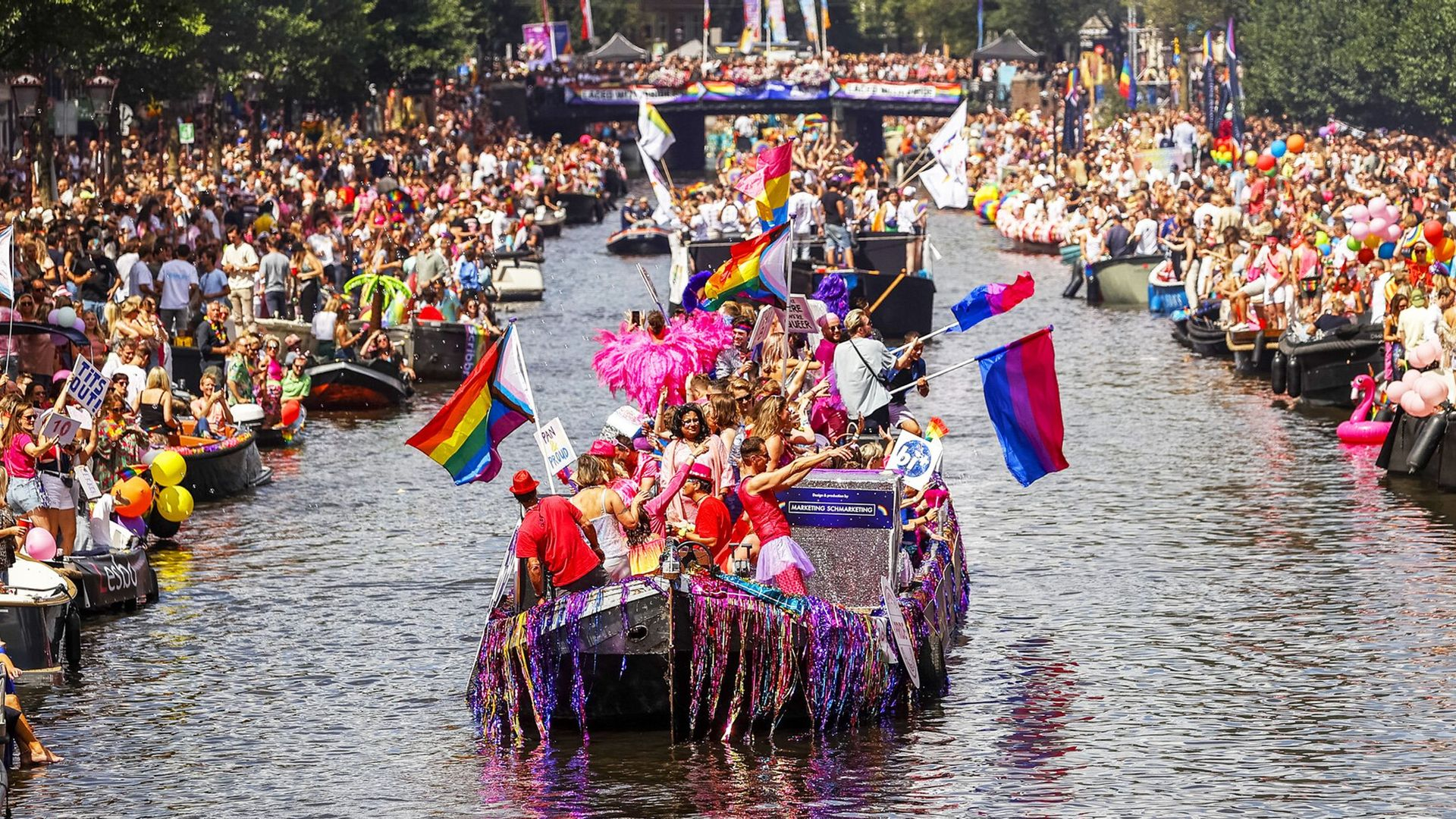 Foto: Canal Parade Amsterdam, de wereldberoemde en unieke botenparade