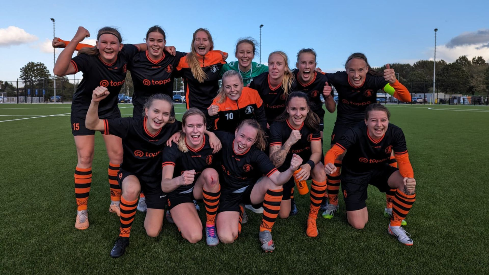 Foto: Sparta Nijkerk vrouwen winnen in extremis van RVVH/Sparta