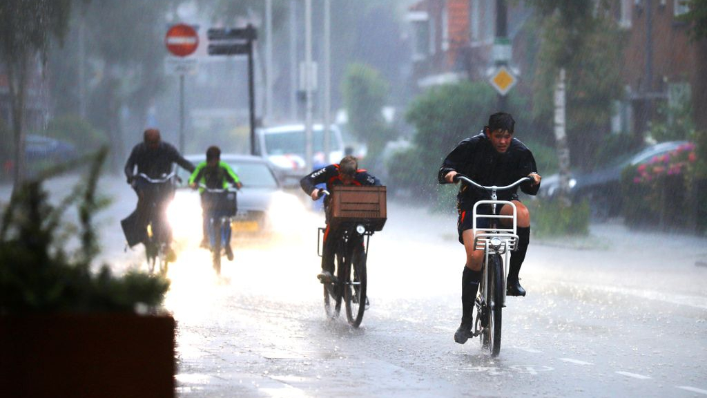 Foto: Noodweer op komst, code geel van kracht