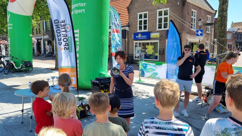 Foto: Dubbele pret in Nijkerk: Voorronde NK Knikkeren op Buitenspeeldag