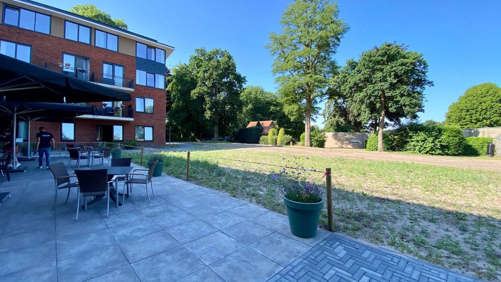 Foto: Bewoners en medewerkers De Bunterhoek zoeken sponsoren voor de aanleg van hun droomtuin