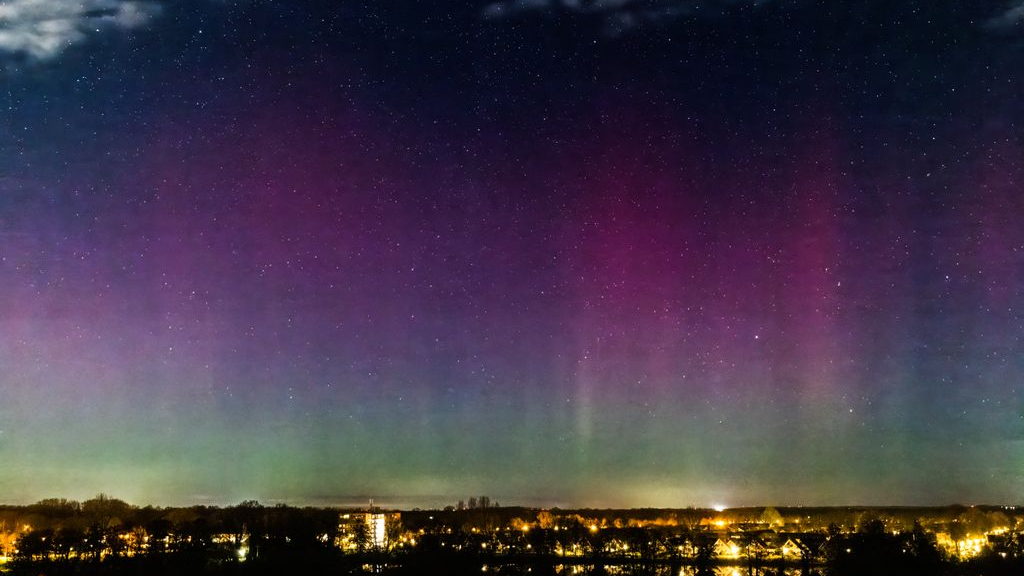 Foto: Prachtig! Het noorderlicht boven Gelderland levert mooie plaatjes op