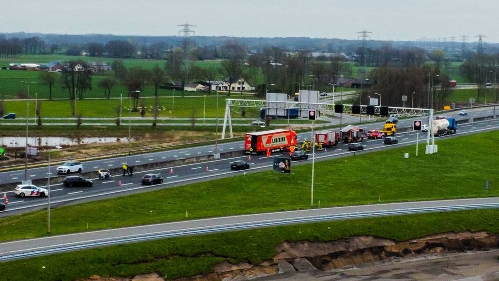 Foto: Chaos op A1 na ongeval met vrachtwagen