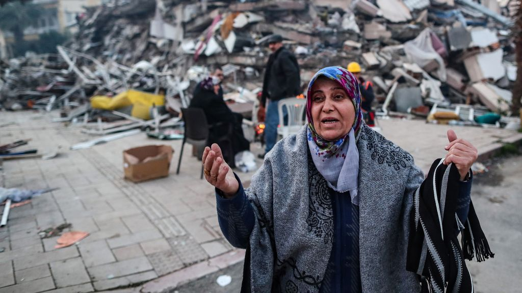Foto: Ik wil helpen na de aardbeving in Syrië en Turkije, wat kan ik het beste doen?