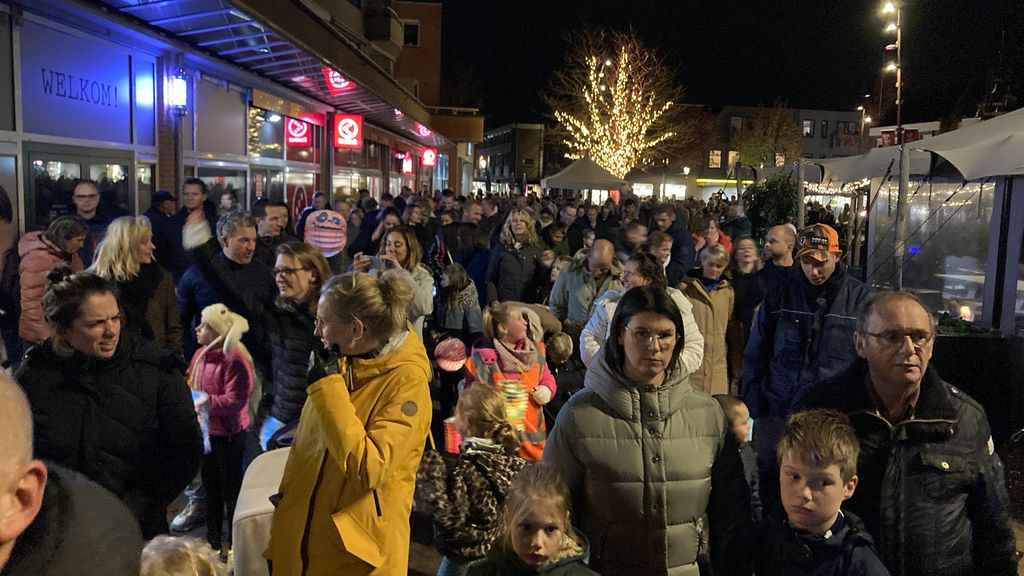Foto: De Brink Hoevelaken stampvol voor de lampionnenoptocht