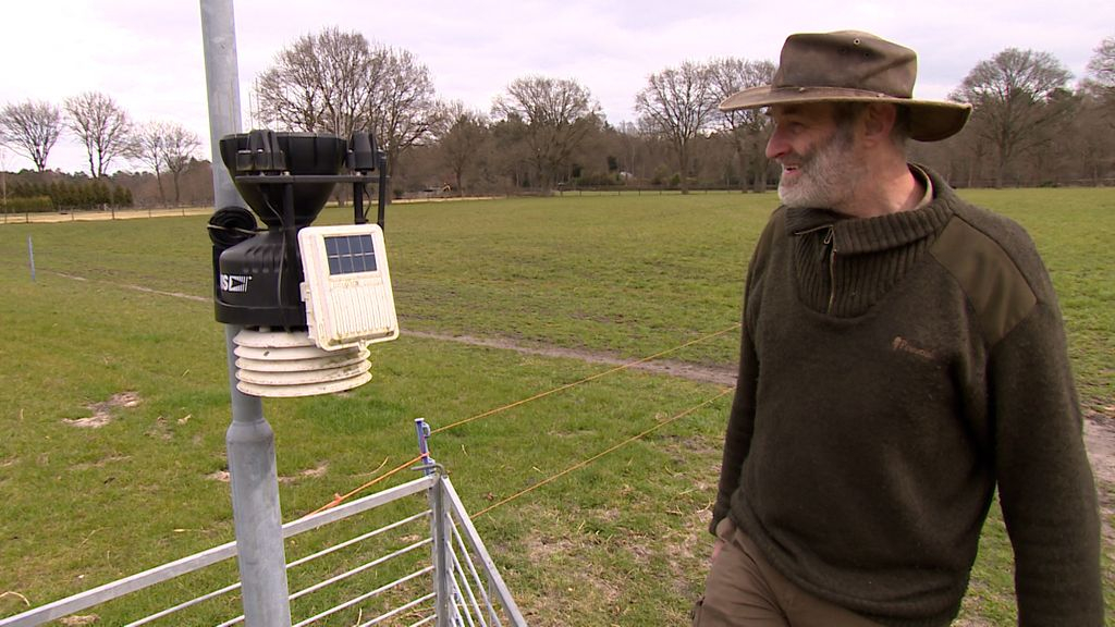 Foto: Gerrit wacht op de sneeuw: 'Ik zag kaarten waarop 20 centimeter werd genoemd'