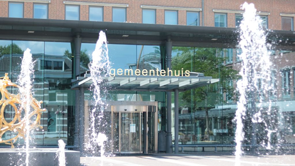 Foto: Rondleiding door Barnevelds gemeentehuis op maandag 19 juni