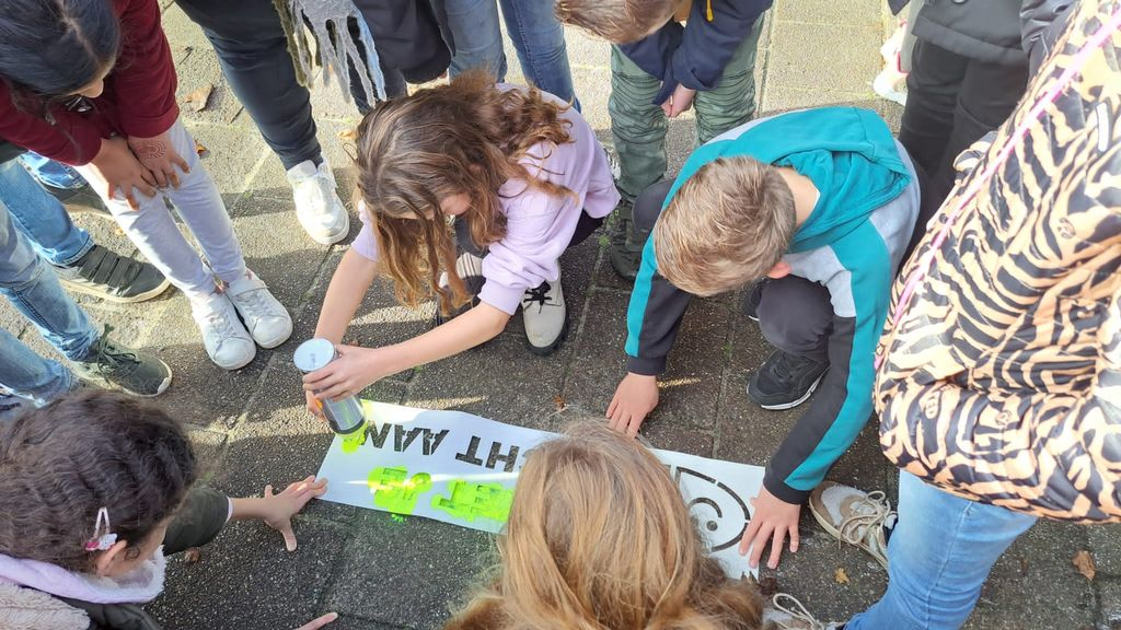 Foto: Leerlingen van de Petraschool doen mee met actie