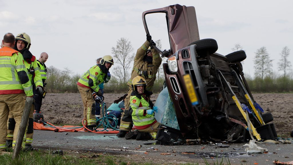 Foto: Vier gewonden gevallen bij heftig ongeluk aan de Kolmansweg