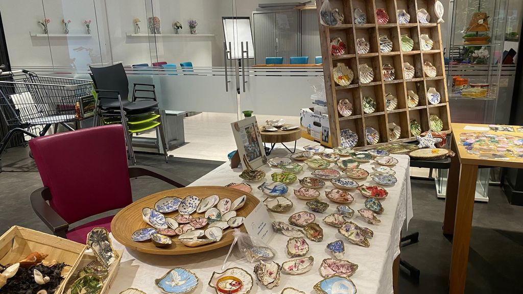 Foto: Paasmarkt bij WOC de Binnenhof ondanks druilerig weer groot succes