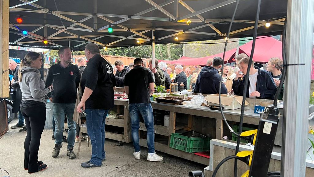 Foto: Druk bezocht Smokey Easter bij Rookoven.com