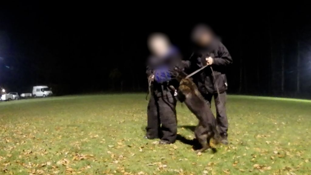 Foto: Onrust bij hondenliefhebbers: Dierenmishandelaar krijgt onderscheiding van Politiehondenvereniging