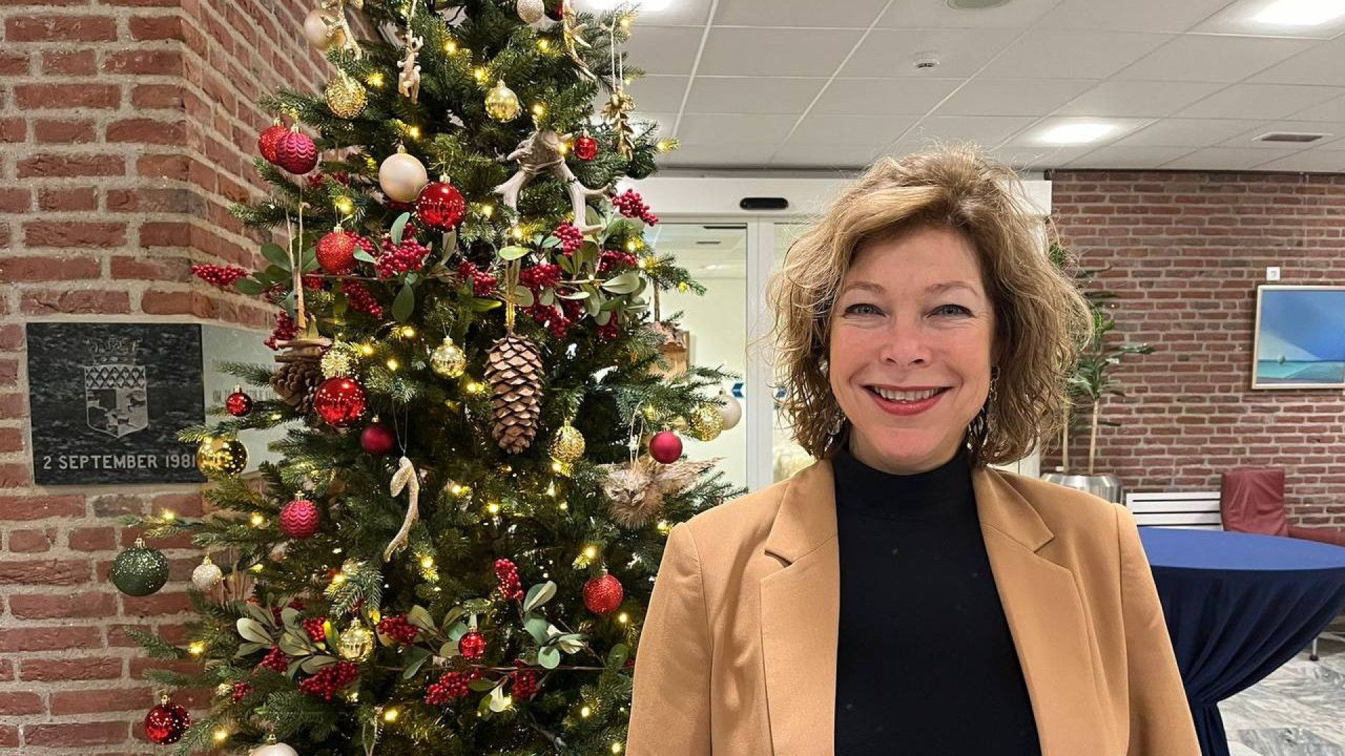 Foto: Burgemeester Céline Blom wenst u prettige kerstdagen!