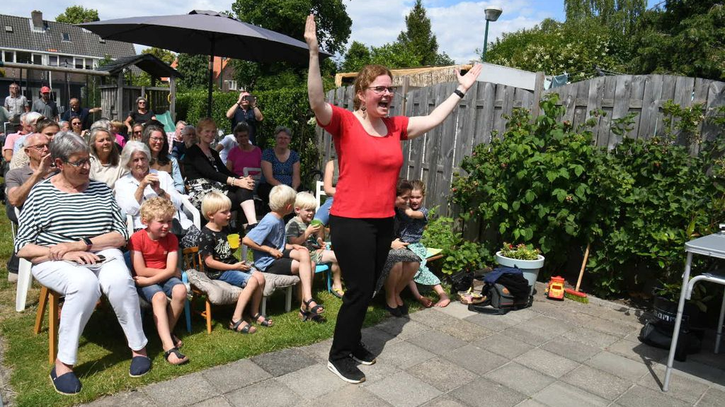 Foto: Gluren bij de Buren Nijkerk groot succes