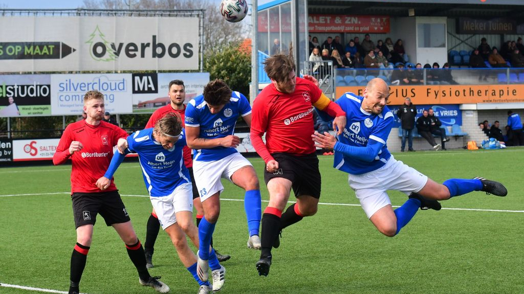 Foto: Veel beter Veensche Boys pas in slotfase langs AVW