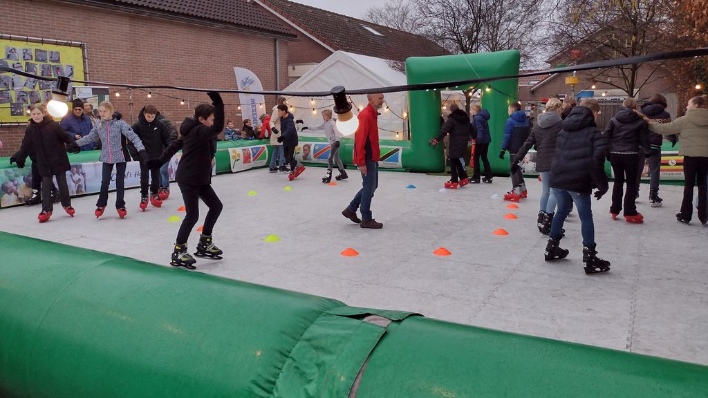Foto: Immanuëlschool schaatst voor het goede doel