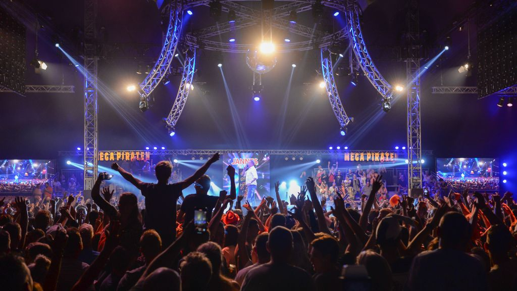 Foto: Ouderwets feest in bijzondere tijden