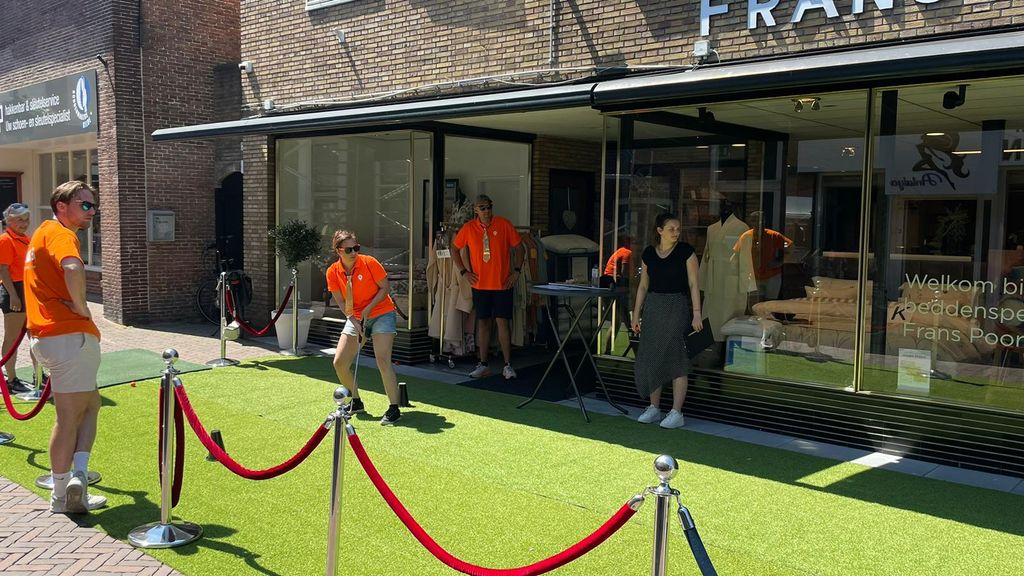 Foto: Vierde editie stadsgolf Nijkerk onder stralende zomerzon