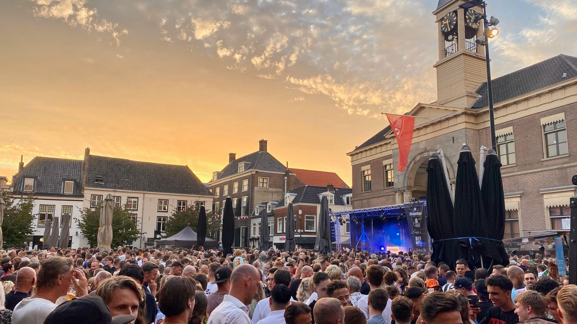 Foto: Harderwijk Live 2023 trapt af met spectaculaire avond op de Markt
