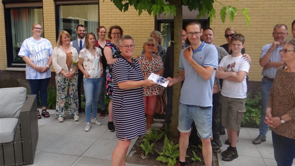 Foto: Johan schrijft boek over het leven met een beperking: 