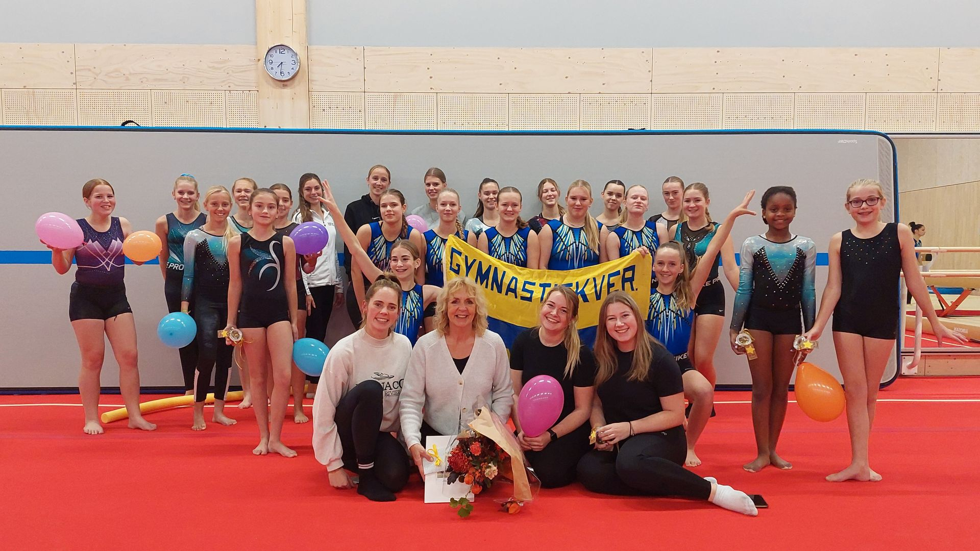 Foto: Gerda van den Outenaar neemt afscheid als trainster bij Gymnastiekvereniging