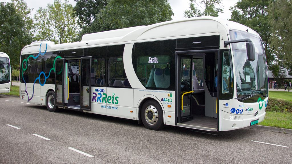 Foto: Deel buschauffeurs in Harderwijk doet mee aan FNV staking