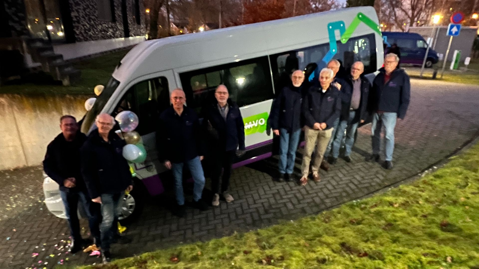 Foto: SWN neemt nieuwe elektrische AMVO bussen in gebruik