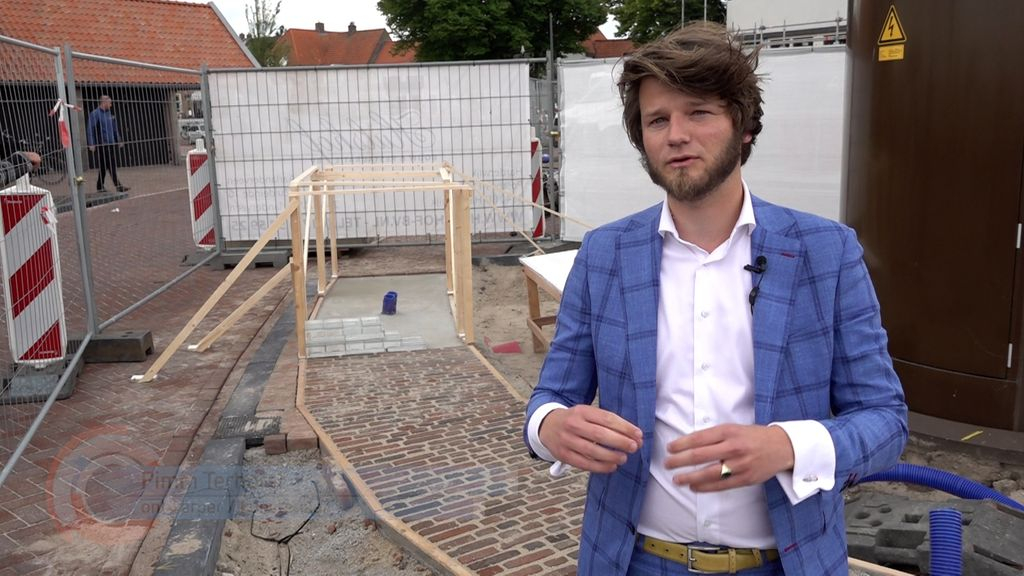 Foto: Harderwijk bouwt aan moderne stadsmuur; oud en nieuw komen samen