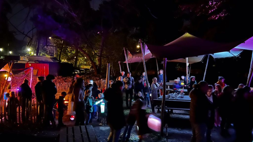 Foto: Sint Maarten een sfeervol lichtjesfeest voor kinderen