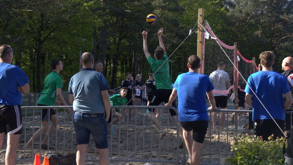 Foto: Beachtoernooi Elspeet een sportief en vriendschappelijk spel