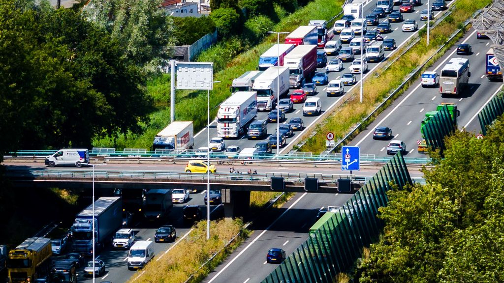 Foto: Zomervakantie gaat beginnen: flinke files verwacht
