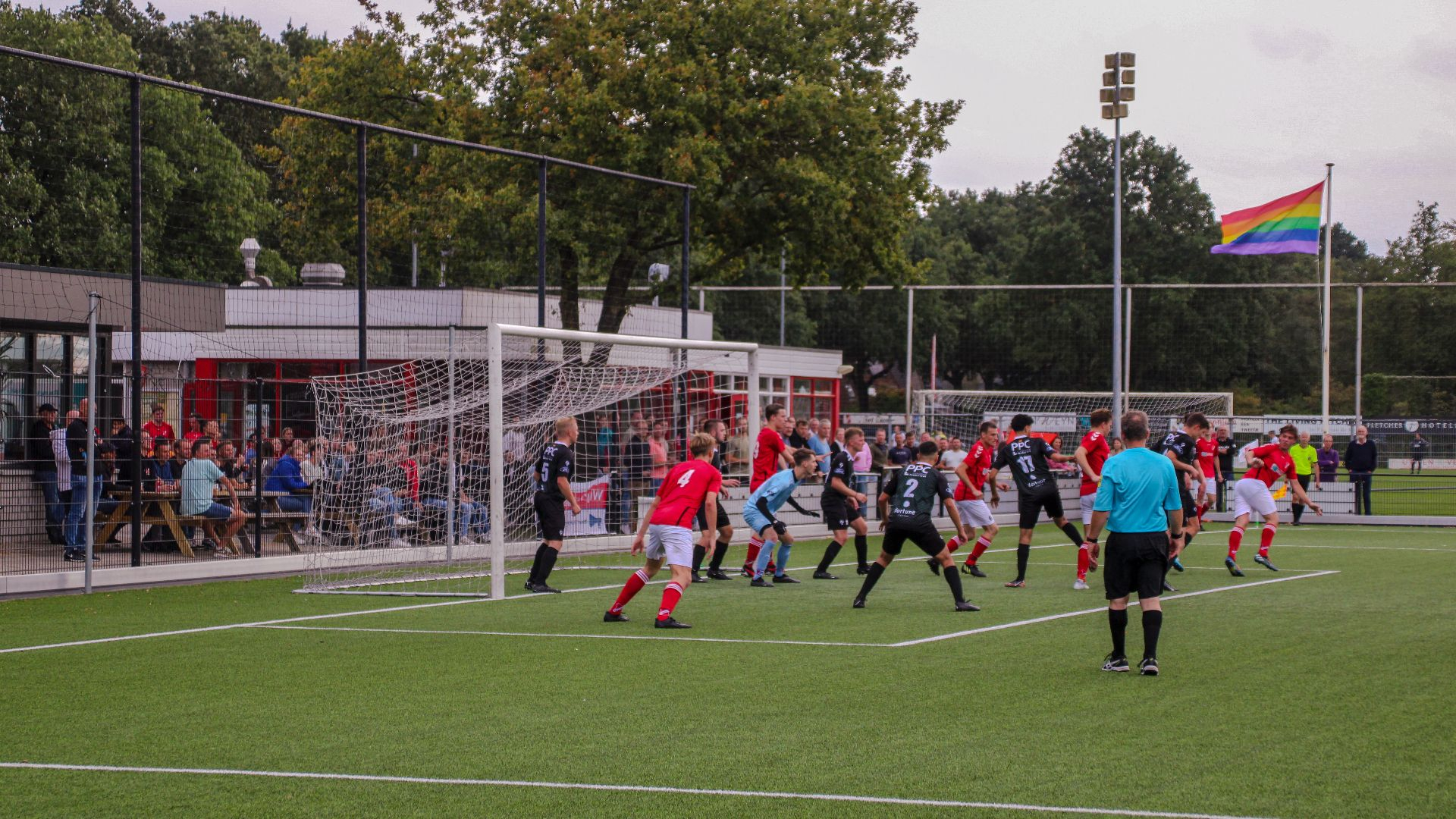 Foto: Hoevelaken deelt punten met CDW