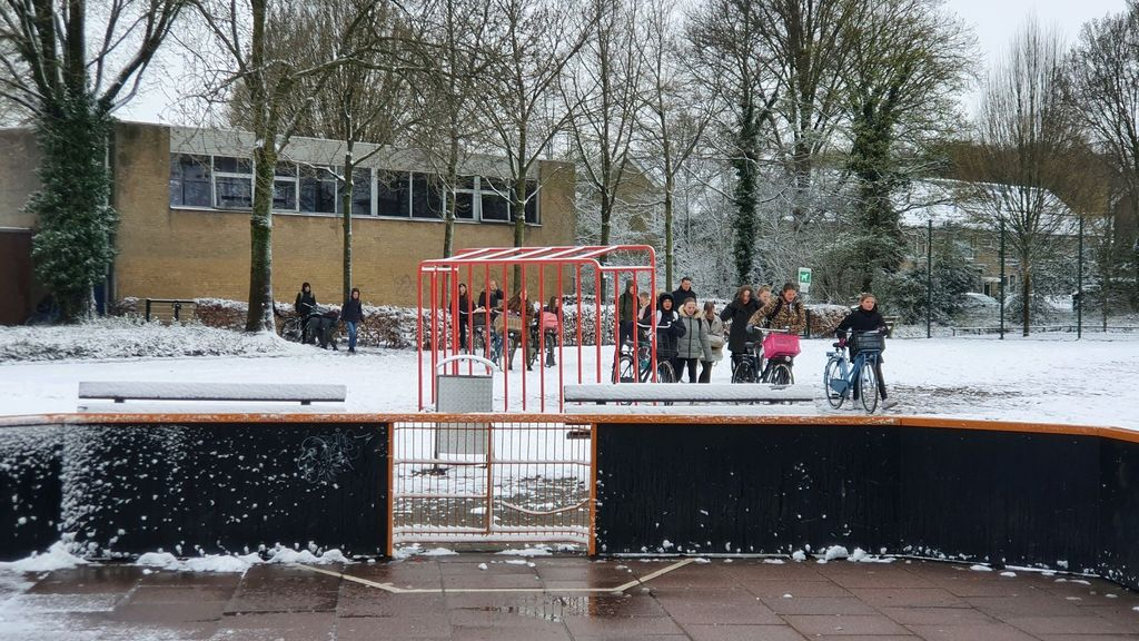 Foto: Fanatieke lerares pakt leerlingen terug op 1 april grap