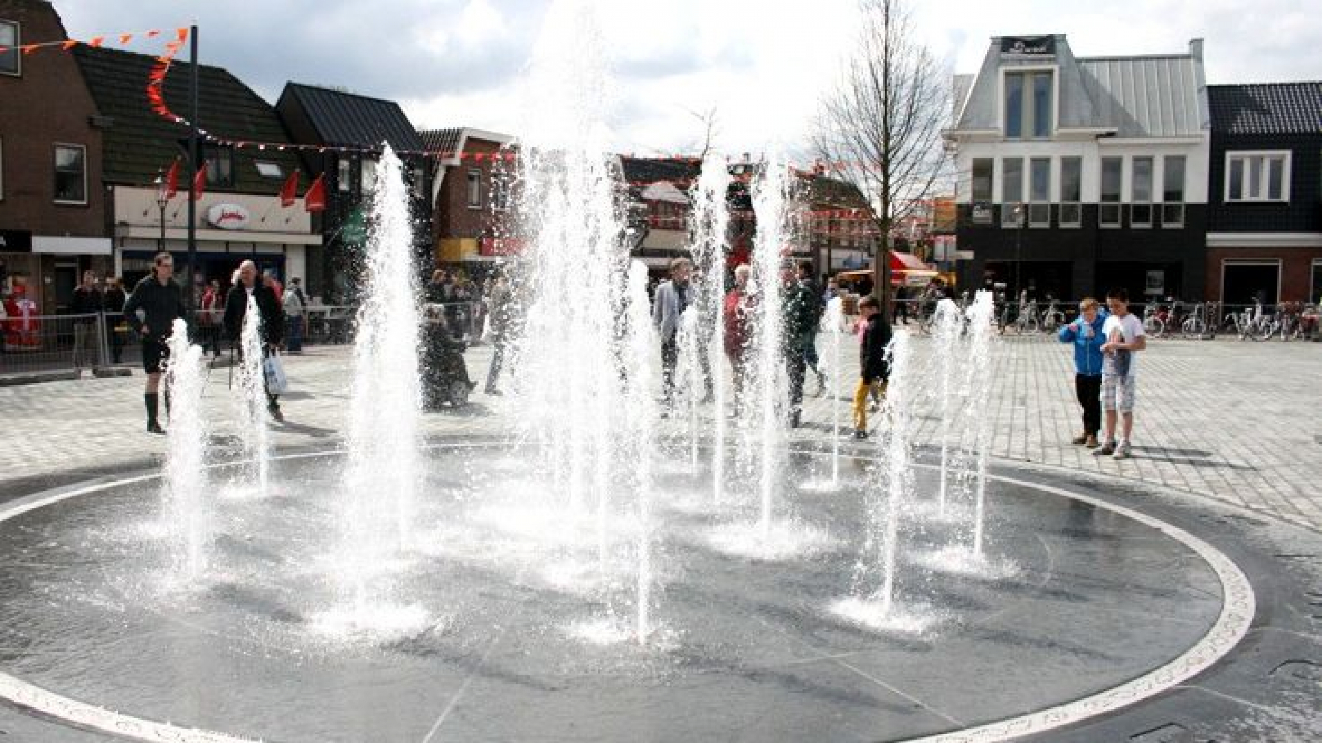 Foto: Reparatie fonteinen Marktplein duurt langer