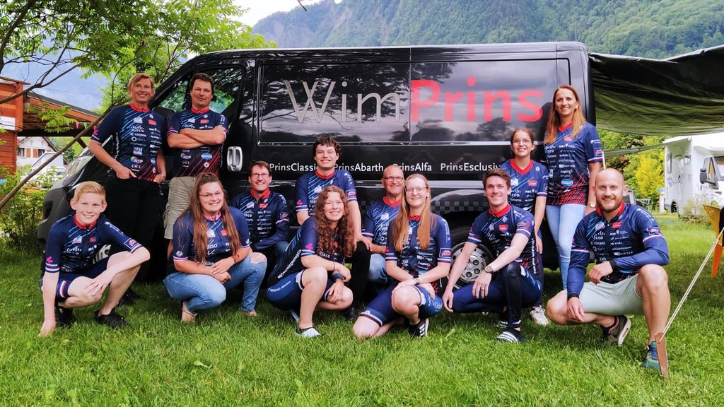 Foto: Gerrit uit Nunspeet fietst samen met zijn kinderen de Alpe d’Huez