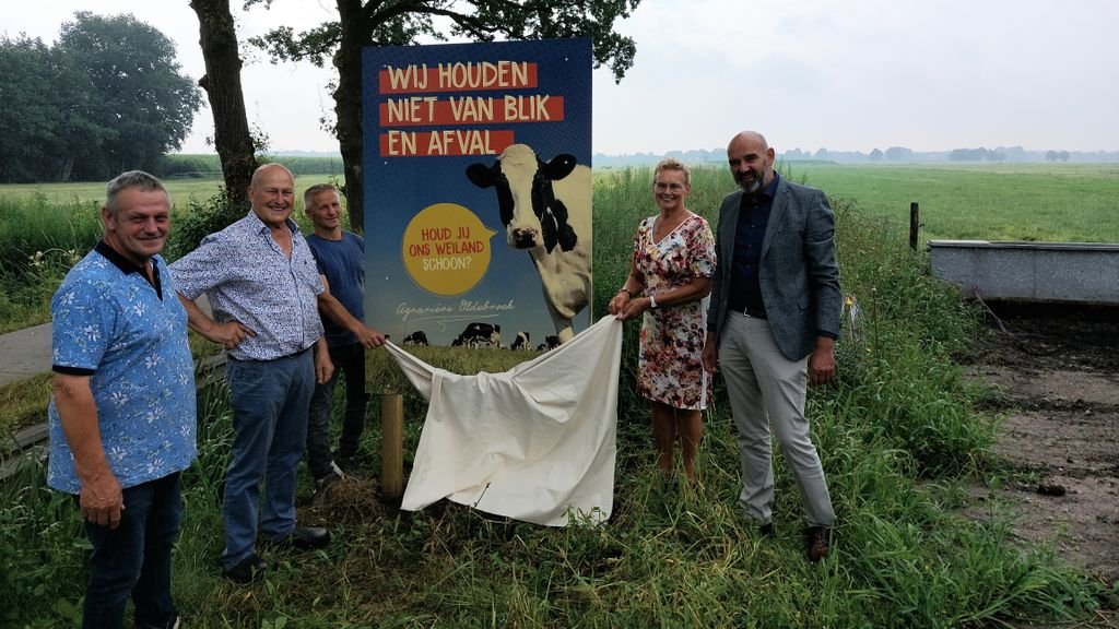 Foto: Meer zwerfafval in weilanden, levensgevaarlijk voor de koeien