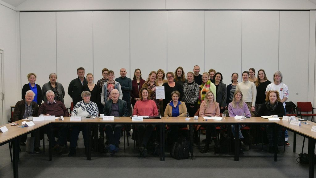 Foto: Samenwerkingsovereenkomst lokale alliantie tegen ouderenmishandeling getekend
