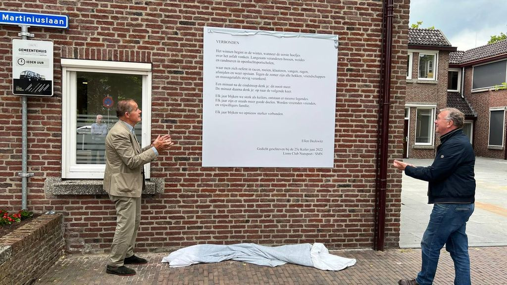 Foto: Speciaal muurgedicht voor jubileum Nunspeetse Keiler