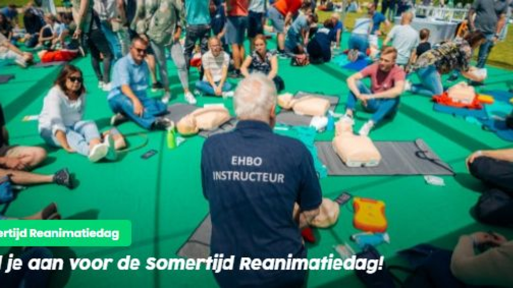 Foto: Somertijd Reanimatiedag in Nijkerk- Door een uur te geven, red je een leven