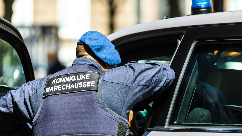 Foto: 'Collega's kijken me niet meer aan', militair zou heroïne met dienstauto hebben vervoerd