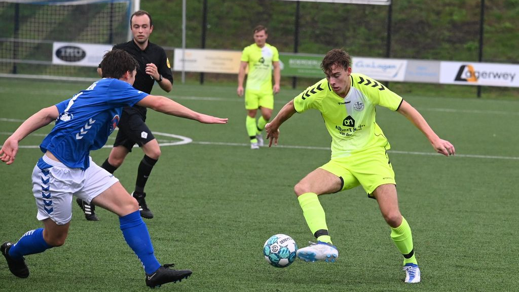 Foto: Veensche Boys krijgt de goals bijna cadeau