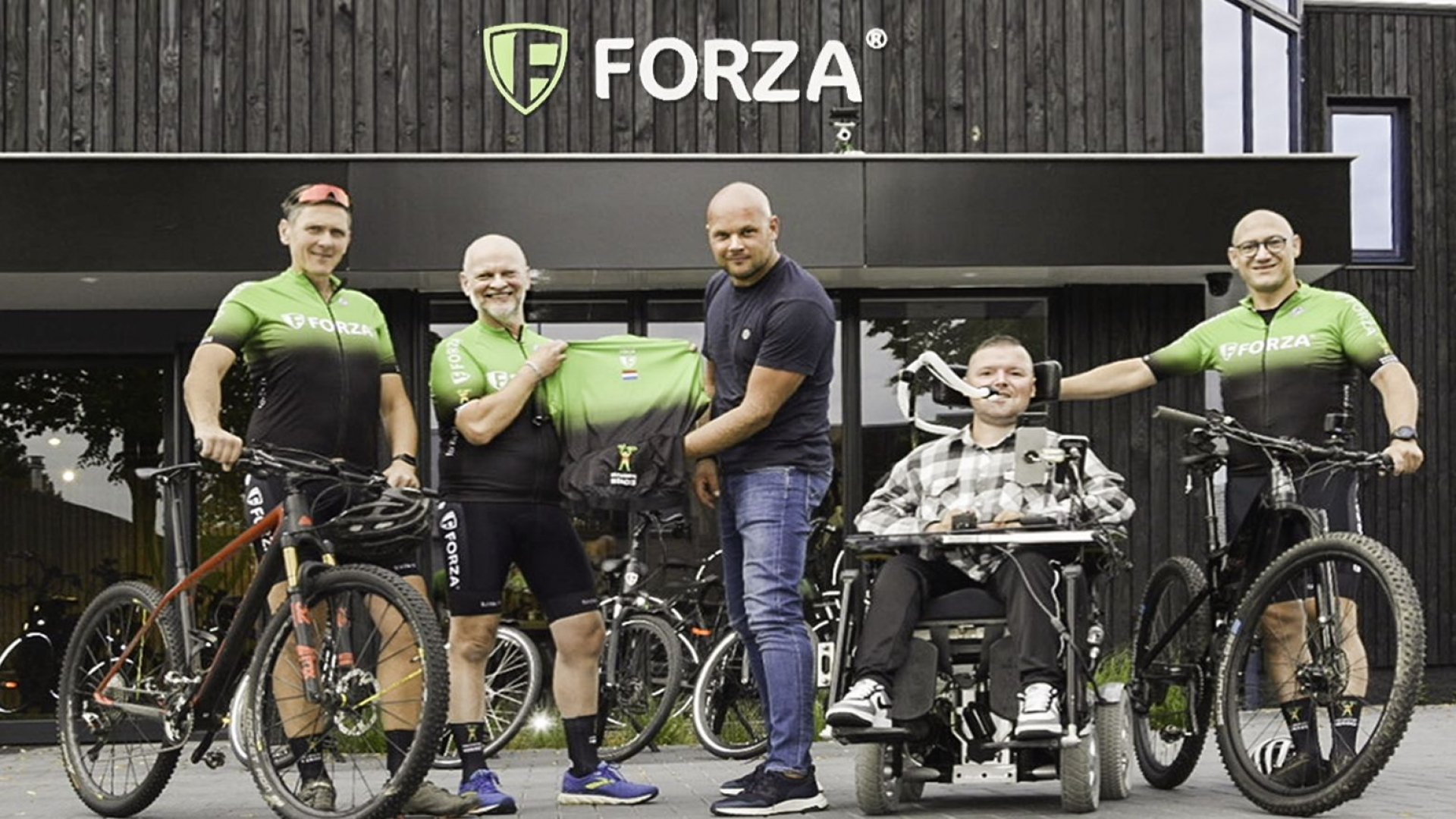 Foto: Nunspeetse mountainbikers maken zich klaar voor Duchenne Heroes