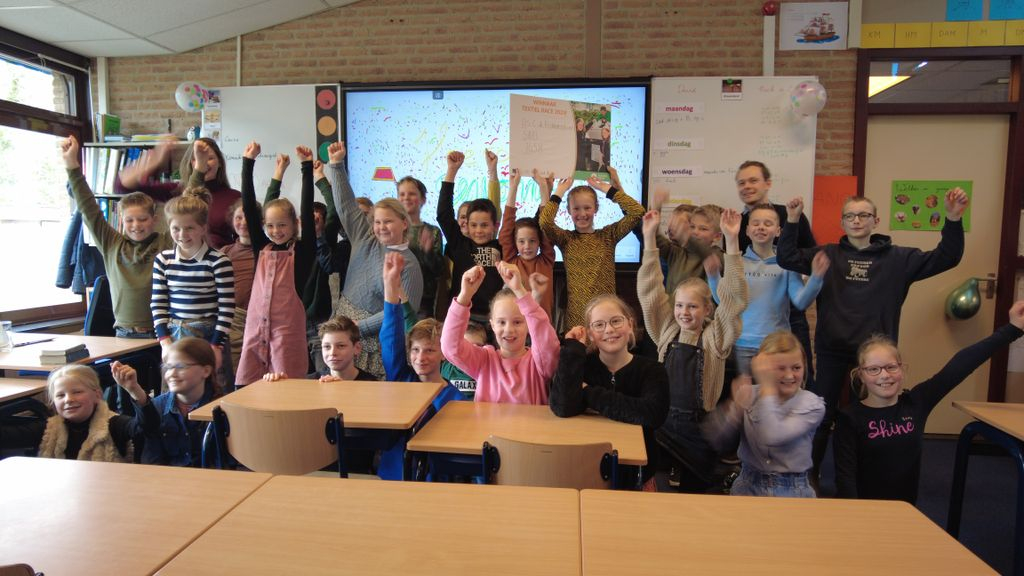 Foto: Groep 7 van Ds. C. de Ridderschool wint Textiel Race Noord-Veluwe