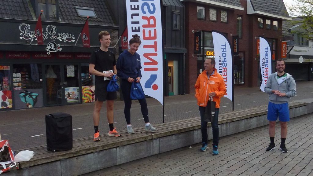 Foto: Negentig deelnemers doen mee aan de Oranjeloop