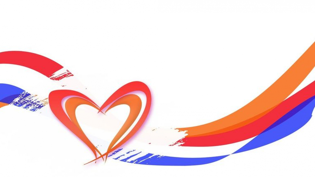 Foto: Koningsdag in Nijkerk (video muziek op de toren van Nijkerk)