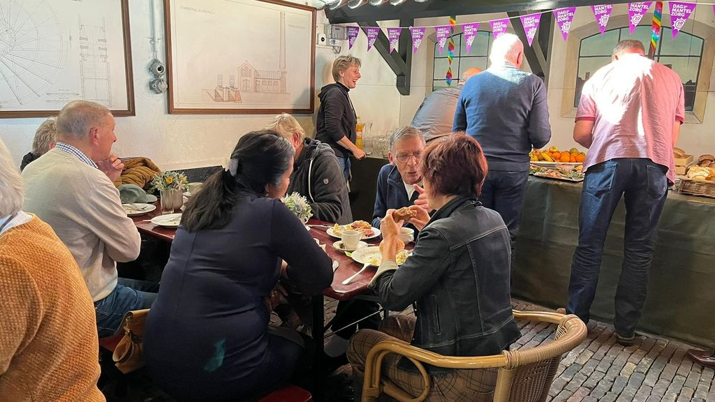 Foto: Wethouder opent lunch voor mantelzorgers