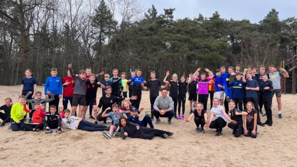 Foto: Gezamenlijke training voor Jeugdkeiler deelnemers