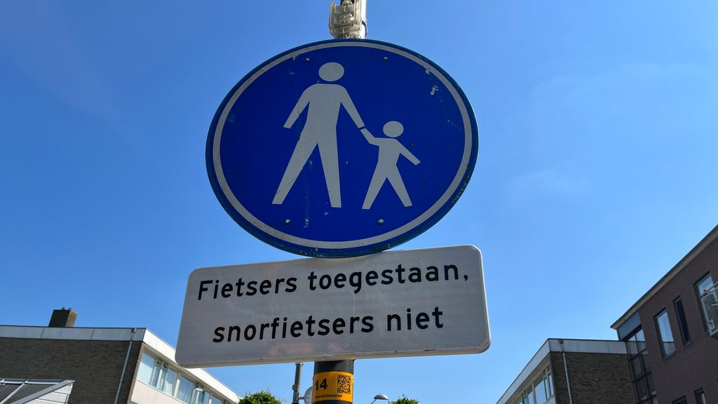 Foto: Verkeerssituatie winkelgebied Hoevelaken onduidelijk