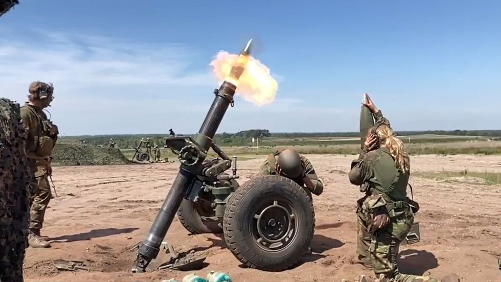 Foto: Bijzonder om te zien: filmpje van afgeschoten mortier in slowmotion bij oefening